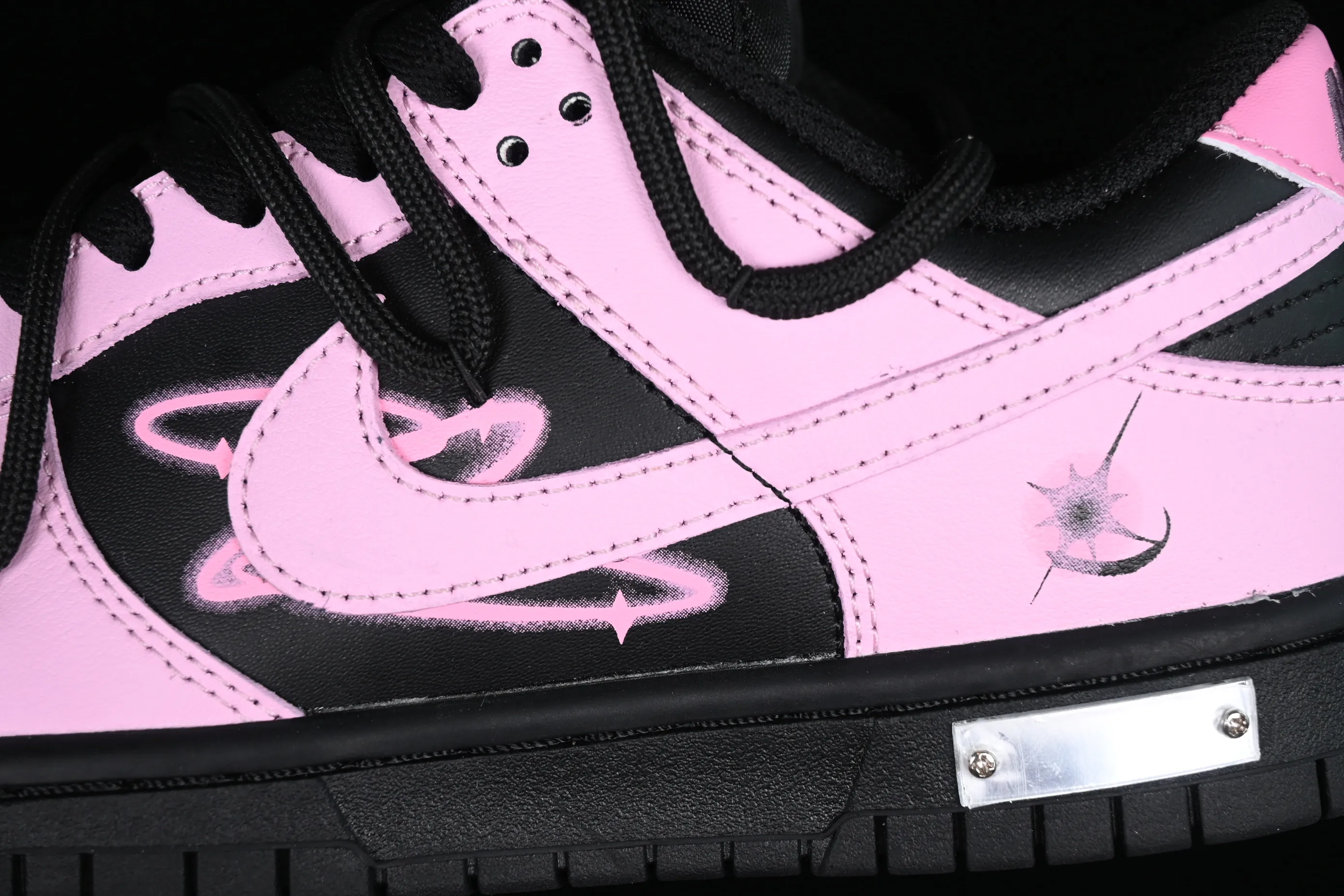 All Categories Nk SB Dunk Series Nk SB Dunk Low Low-top Sneakers Nk Dunk Low Bubble Jellyfish Neon Interstellar Millennium Cyber ​​Hot Girl Sweet Cool Customized Deconstructed Strap Casual Sneakers FD1232-001
